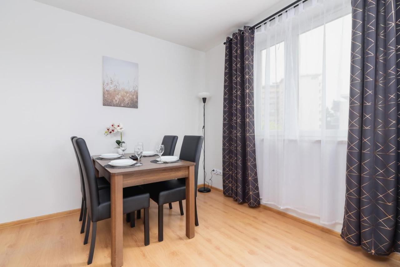 Cozy With Balcony Chmieleniec By Renters Kraków